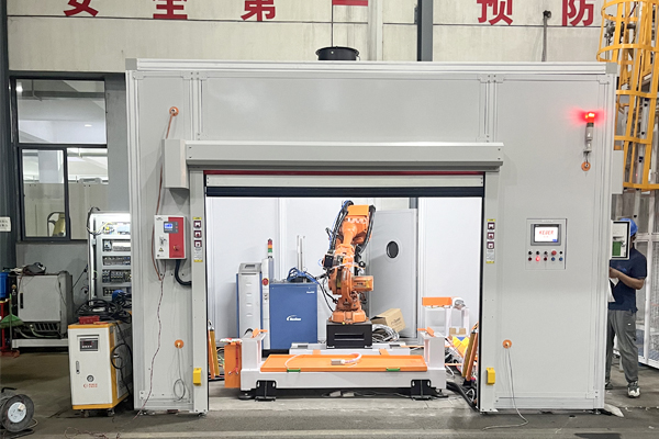 拒絕意外傷害!防護(hù)快速門為機(jī)器臂作業(yè)保駕護(hù)航 拒絕意外傷害!防護(hù)快速門為機(jī)器臂作業(yè)保駕護(hù)航